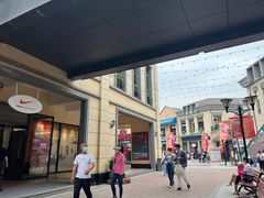 -王府井奥莱临潼小镇(临潼店)