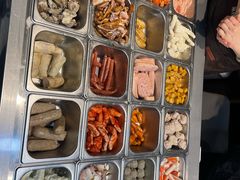 -愉肴麻辣香锅(中山路店)