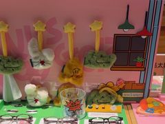-LOOK眼镜·蔡司依视路配镜(宝山万达店)