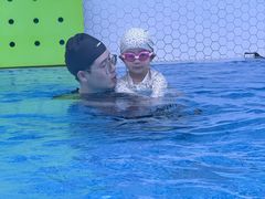 -龙格亲子游泳·水育早教中心(华亿大润发店)