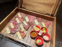 和牛10种拼盘-蒜香焼肉PURUSHIN(马场路店)