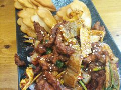 东镇烤三味-老东镇啤酒屋海鲜加工·蒸汽海鲜·海鲜烧烤(台东店)