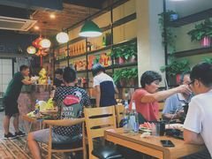 大堂-陆记牛庄·碳锅龙虾烧烤(爱上花园店)