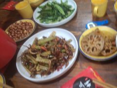 -老三样·美食研究中心(世贸路店)