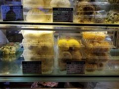 -白玉兰食品甜凤店(合生汇店)