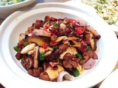 砂锅焗肥肠-名羊天下陕北横山铁锅炖羊肉(博文路店)