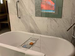 -上海滴水湖皇冠假日酒店