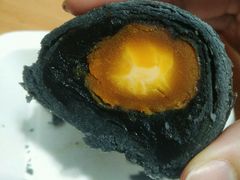 乌豆沙蛋黄酥-陶陶居饼家(惠福东路店)
