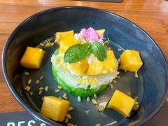 -Chom Cafe and Restaurant