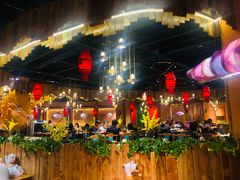 -老滇山寨•云南特色菜•地方菜•民族风情歌舞表演(金碧店)