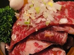 -山川小町·极番烧肉(新地假日广场店)
