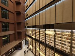 -上海虹桥中心爱琴海亚朵S酒店