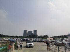 -奥特莱斯停车场