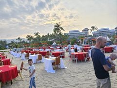 -亚龙湾希尔顿自助餐厅·海鲜·烧烤·沙滩BBQ·现场乐队