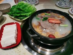 -九寨沟特色牦牛肉汤锅