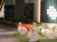 -瑞虹新天地月亮湾