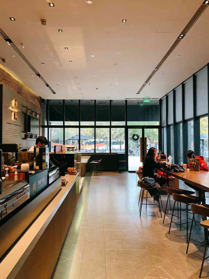 星巴克臻选(新研大厦店)-"「麦芽雪冷萃」是用两个冰淇淋77一点点