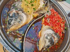 -阿瓦山寨·湘菜现炒·剁椒鱼头王(咸阳总店)