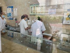 负责切-杨招娣糕点(装驾桥巷店)