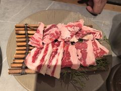 -草家酱蟹炭火烤肉店(珲春南路一店)
