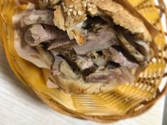 烧饼夹肉-洪峰浩老北京烧饼夹肉(角门路店)