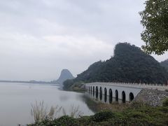 -英德宝晶宫天鹅湖茶语温泉