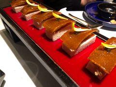 壹品香酥片皮鸭配鲟鱼子（两吃）-艋舺·台湾小馆老字号(平安悦坊店)