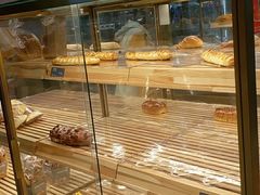 面包甜点陈列柜-面包新语(融创茂店)