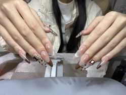 -艾珂·美甲美睫