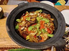 -老滇山寨•云南特色菜•地方菜•民族风情歌舞表演(金碧店)