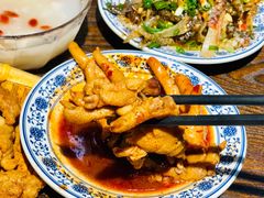 -爆炸头阿姨小四川正宗川味小吃(无任何分店)