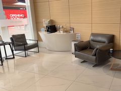 -瑞尔齿科(上海长风大悦城店)