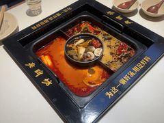 -老牌坊云南鱼豆花火锅(哈西万达店)