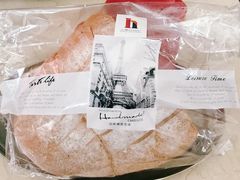 全麦葡萄干面包-上海哈尔滨食品厂(淮海中路店)