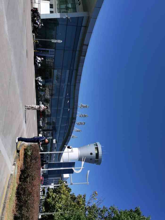 连城冠豸山机场-"一个非常小的机场.飞机抵达后走梯子下来,.