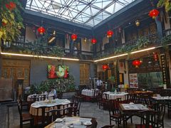 大堂-蔼若春.传承三十年云南菜(金碧公园店)