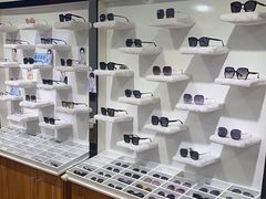 -MiRi眼镜·蔡司·星趣控·尼康控优点视觉合作店(南京东路店)