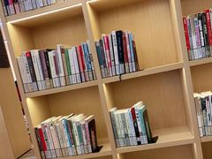 -漕河泾街道图书馆(漕河泾社区文化活动中心店)