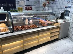面包甜点陈列柜-廖记棒棒鸡(青岛万象城店)
