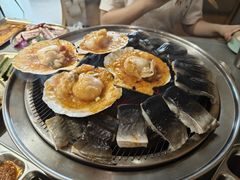 -围炉肉舍•炭烤活鳗•丹东海鲜烤肉(步行街店)