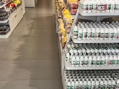 -陆小馋量贩零食(和燕路店)