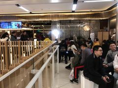 等位区-捞王锅物料理(上海世茂广场店)