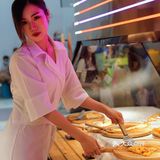 新品来啦，在比格比萨自助实现芝士瀑布配炸鸡🍗