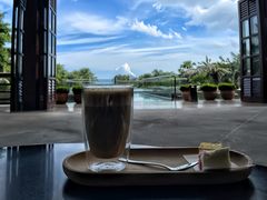 -亚龙湾喜来登·美景台大堂吧