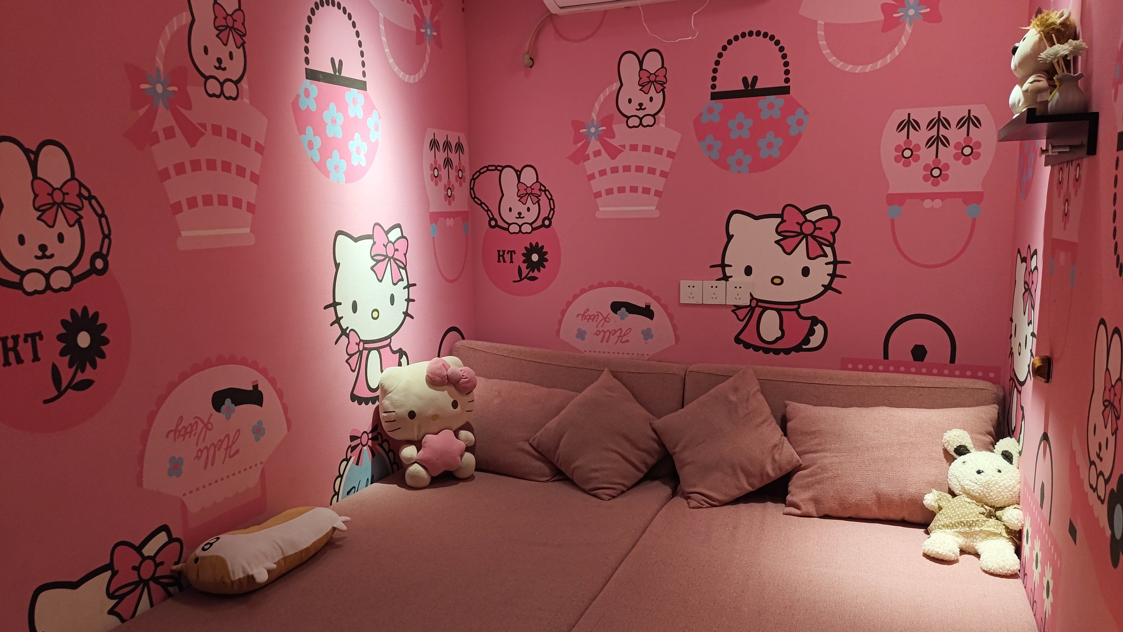 时光私人影院hellokitty主题房还不错