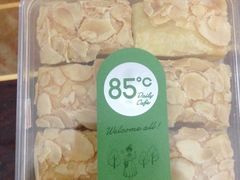 -85度C(生甜甜圈研究工坊·上海松江人民北路店)