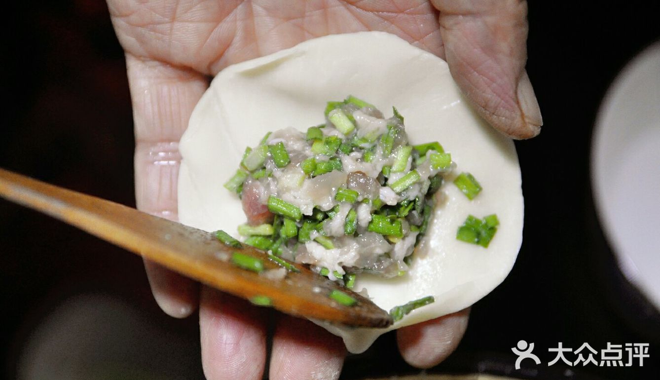 秋季家庭必备手工韭菜饺子