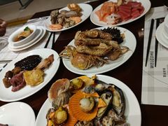 -荣誉国际酒店-云顶旋转餐厅