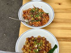 -李与白包子铺(桐梓林店)