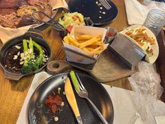 -BOURBON 玻本美式餐厅酒吧(虹桥新天地店)
